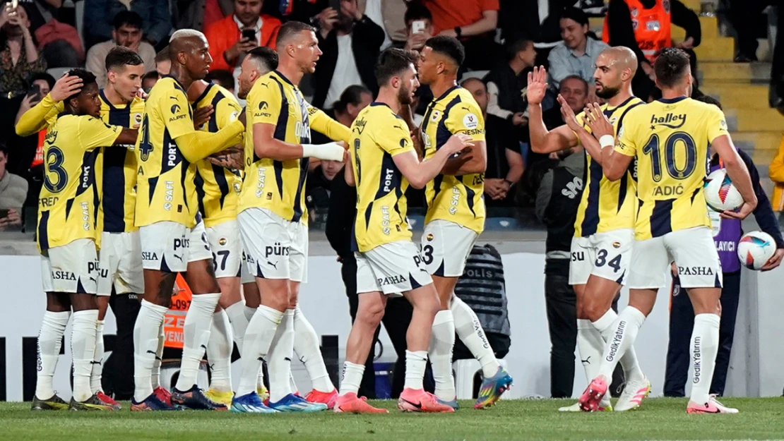 Fenerbahçe 3 puanı 4 golle aldı