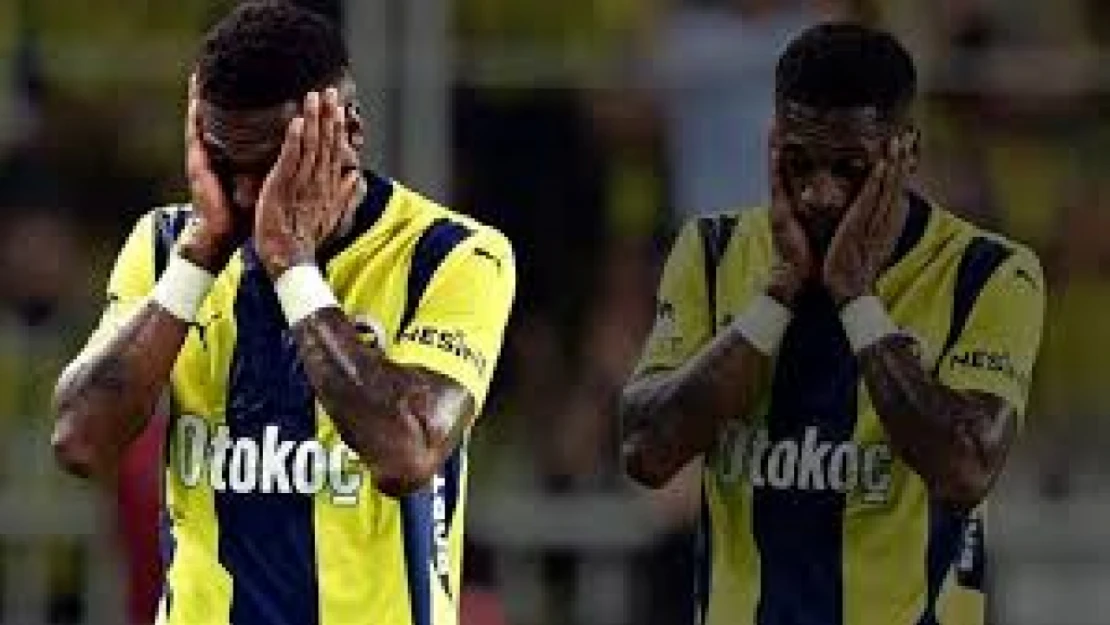 Fenerbahçe, Fred'in MR görüntülemesinde sağ diz iç yan bağ hasarı tespit edildiğini açıkladı.