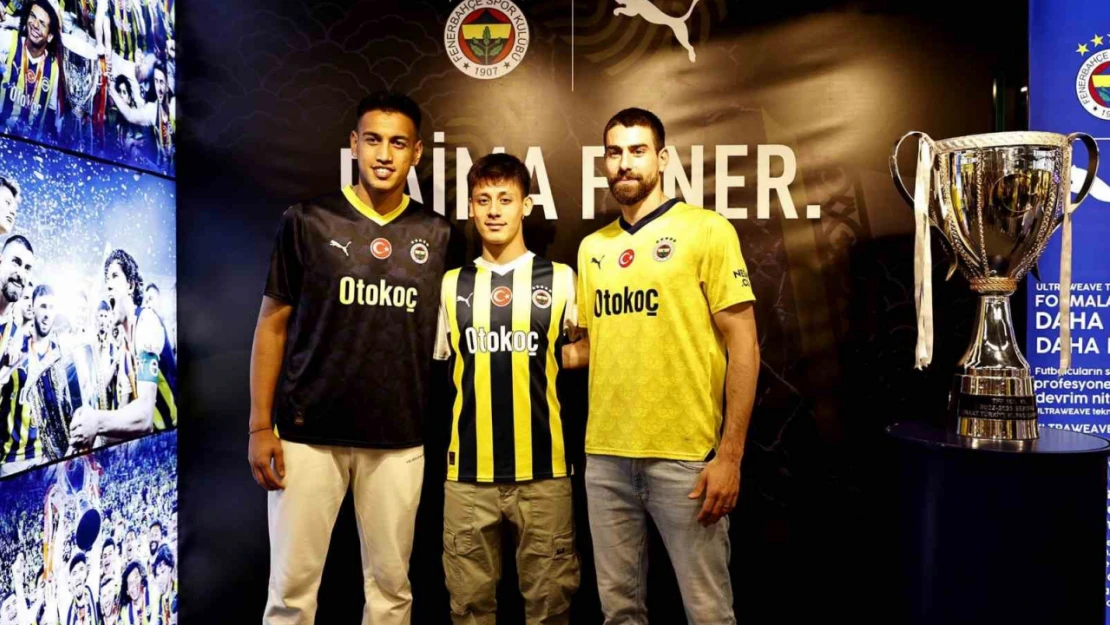 Fenerbahçe'nin yeni sezon formaları tanıtıldı