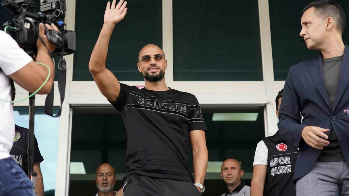 Fenerbahçe, Sofyan Amrabat'ı satın alma opsiyonuyla kiraladığını açıkladı