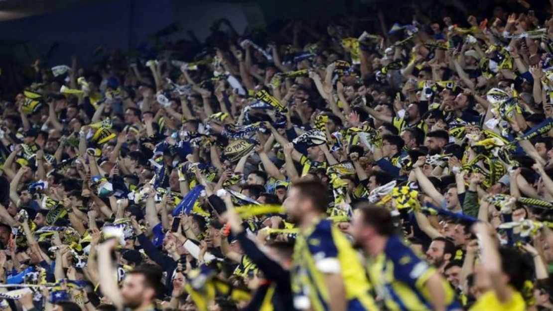 Fenerbahçeli taraftarlar yönetimi istifaya davet etti