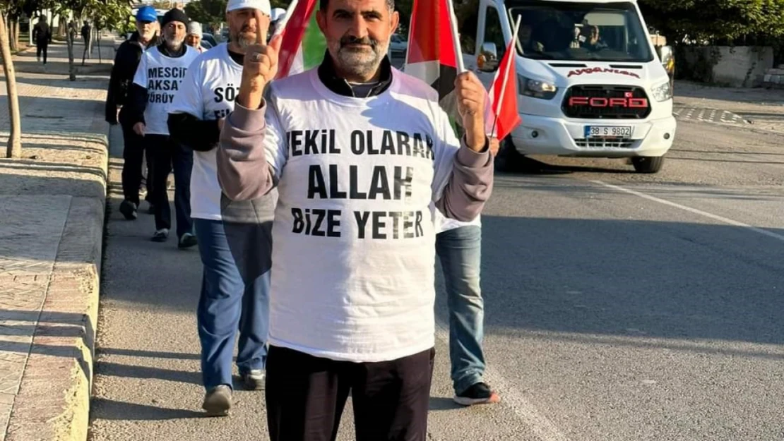 Filistin'e yürüyerek gitmek için yola çıkan grup Niğde'ye ulaştı