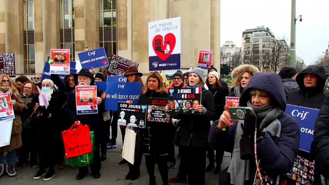 Fransa'da esir protestosu: Esirleri evlerine geri getirin