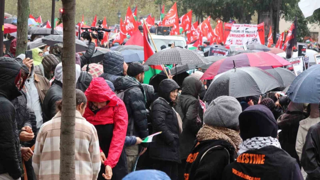 Fransa'da Filistin'e destek yürüyüşü