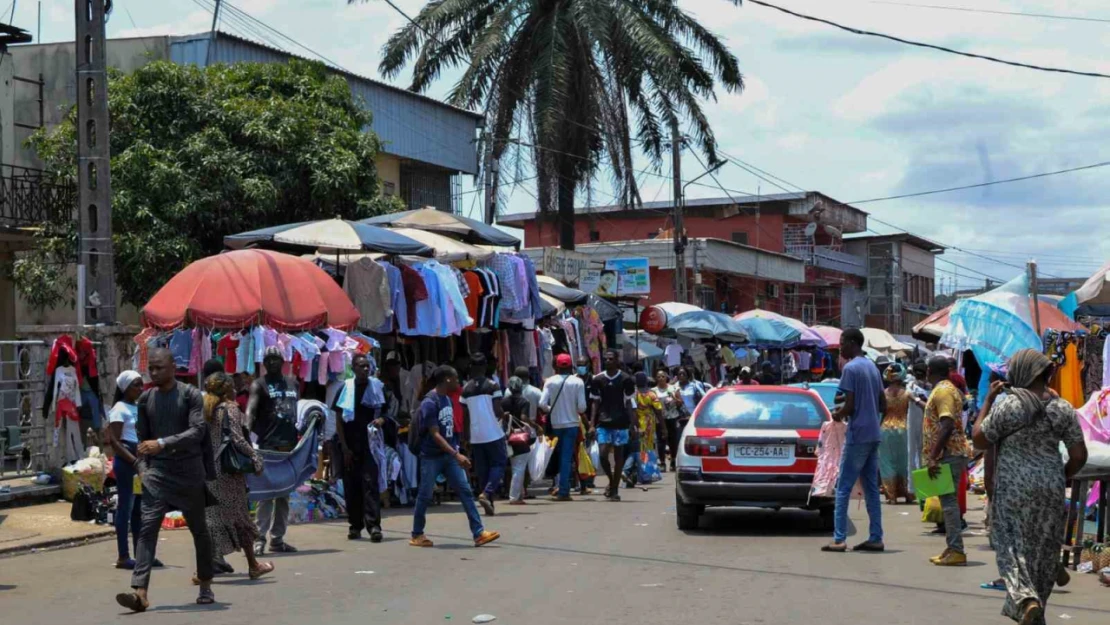 Gabon'da darbe sonrası sınırlar yeniden açıldı