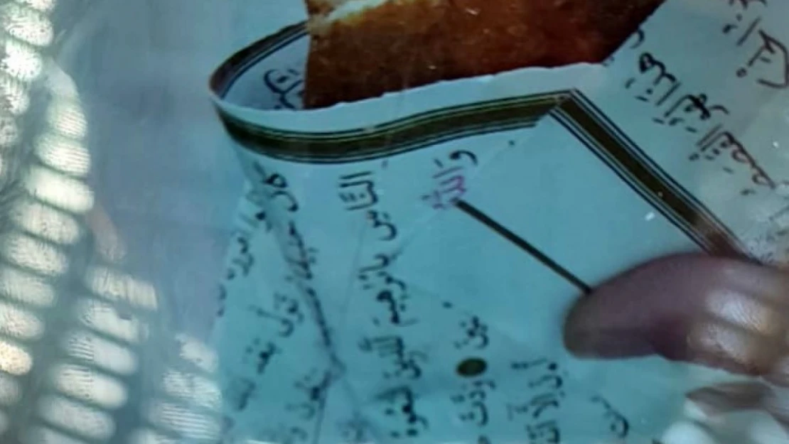 Gaziantep'te skandal!  Kantinci Kur'an-ı Kerim sayfalarını tost kağıdı yaptı ortalık karıştı