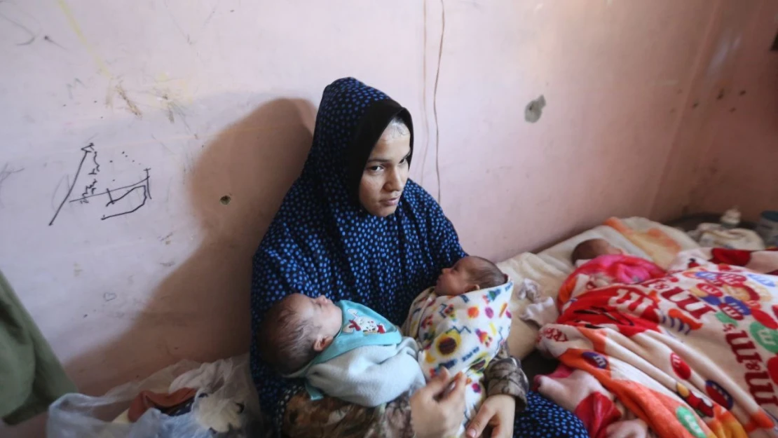 Gazze'de dördüz bebeklerin annesi: 'Çocuklarıma süt bulmakta zorlanıyorum
