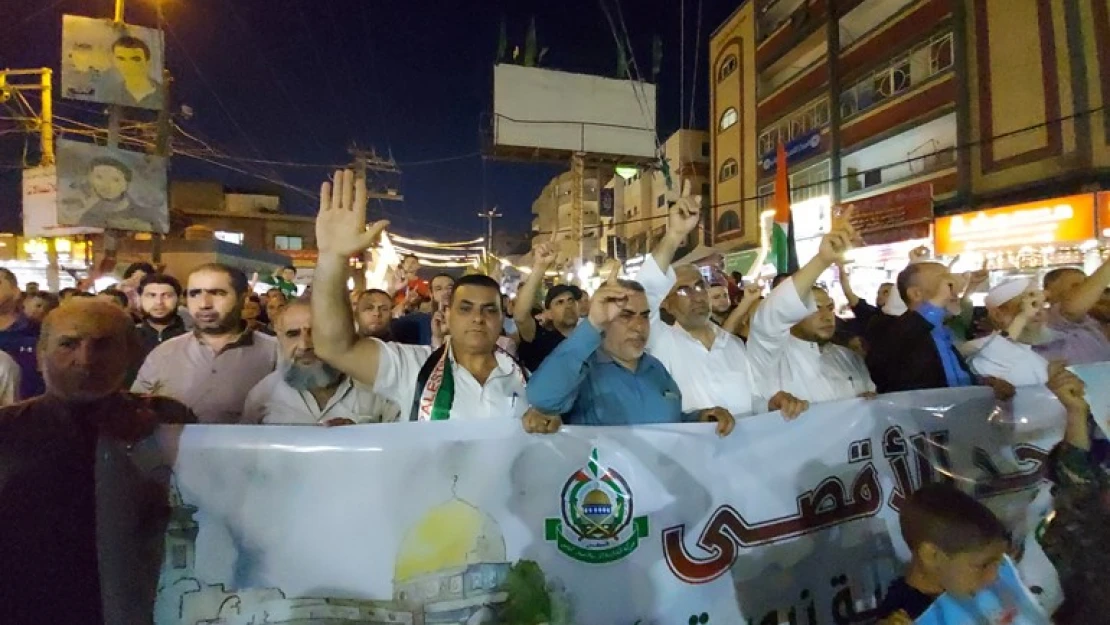 Gazze'de 'bayrak yürüyüşü' protestosu