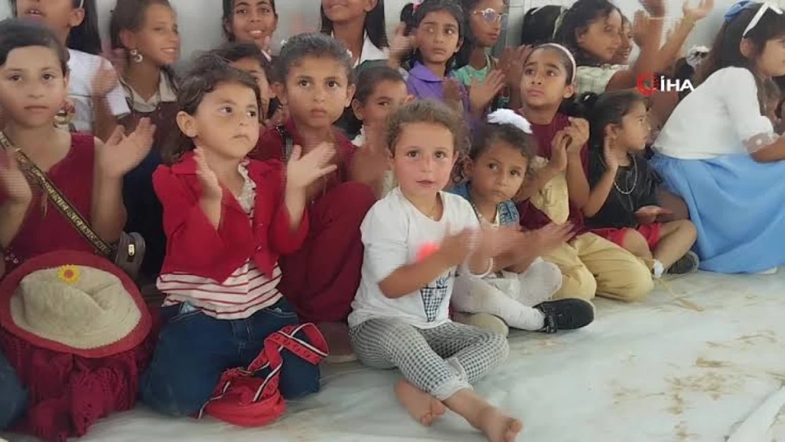 Gazze'de yetim çocuklar saldırılara rağmen  bayram sevinci yaşadı