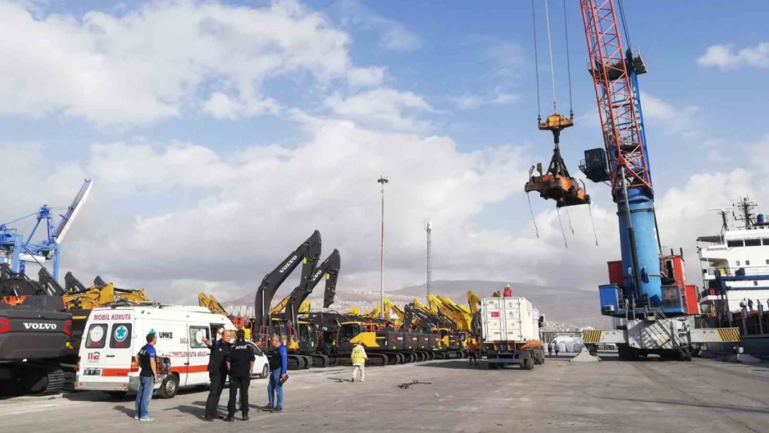 Gazze'ye sağlık malzemeleri taşıyacak gemi İzmir'den yola çıkıyor