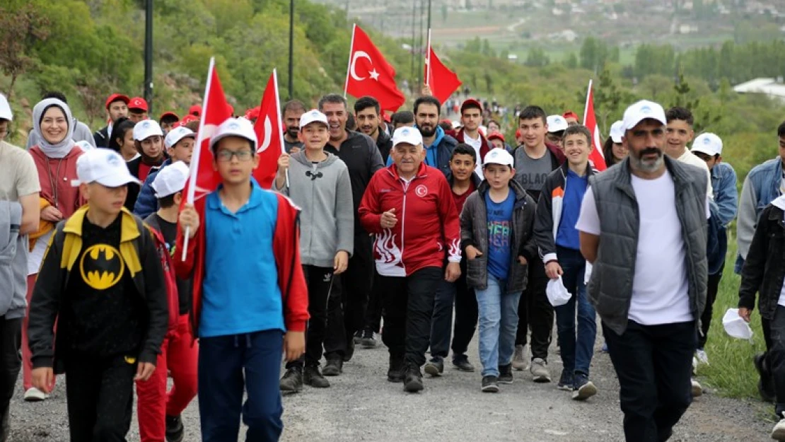 'Gençlik Yürüyüşü' düzenlendi