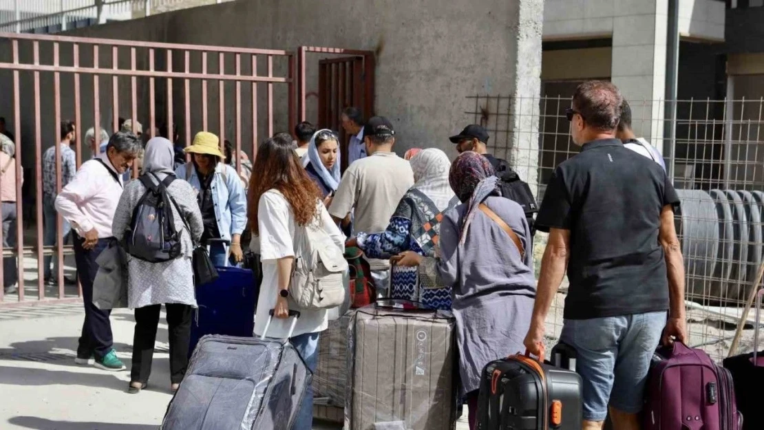 Gürbulak Sınır Kapısı'na İranlılar akın etti