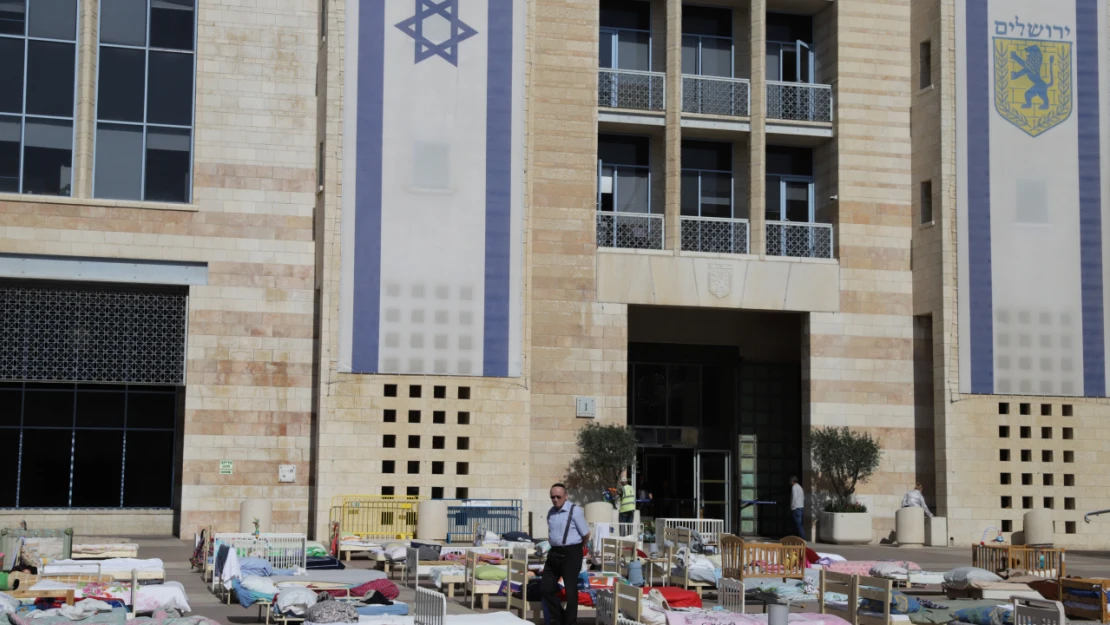 Hamas'ın rehin aldığı İsrailliler için 'yataklı' protesto