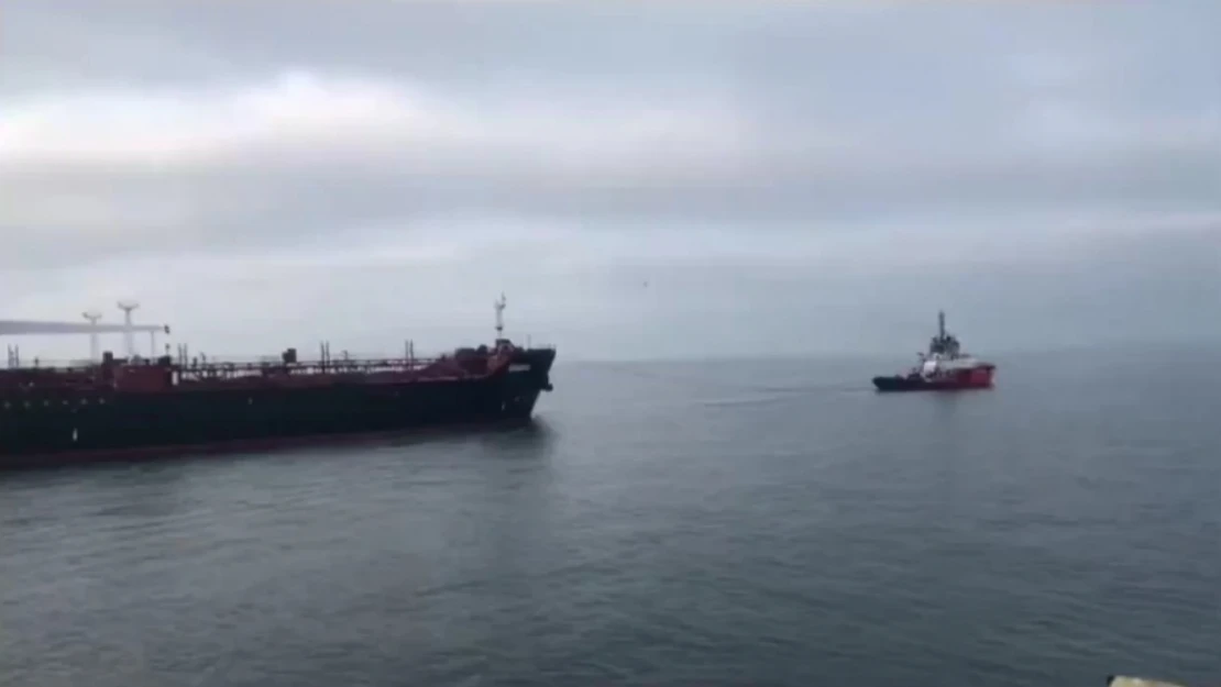 Haydarpaşa'da petrol ürünü yüklü gemi arıza verdi
