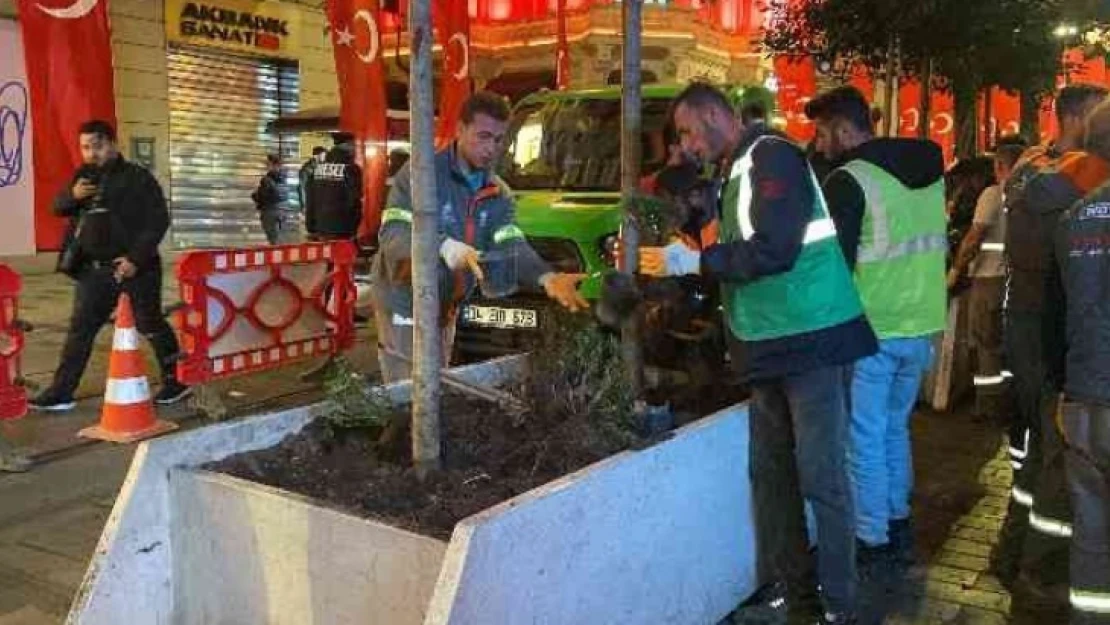 İBB, Anıtlar Kurulu'nun oturma gruplarının kaldırılması yönündeki kararına uymadı