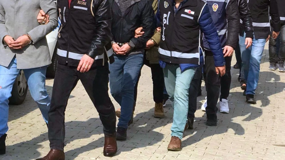 İçişleri Bakanlığı: Kamu görevlilerine eylem hazırlığında olan terör örgütü ile iltisaklı olduğu değerlendirilen 4 şüpheli gözaltına alındı