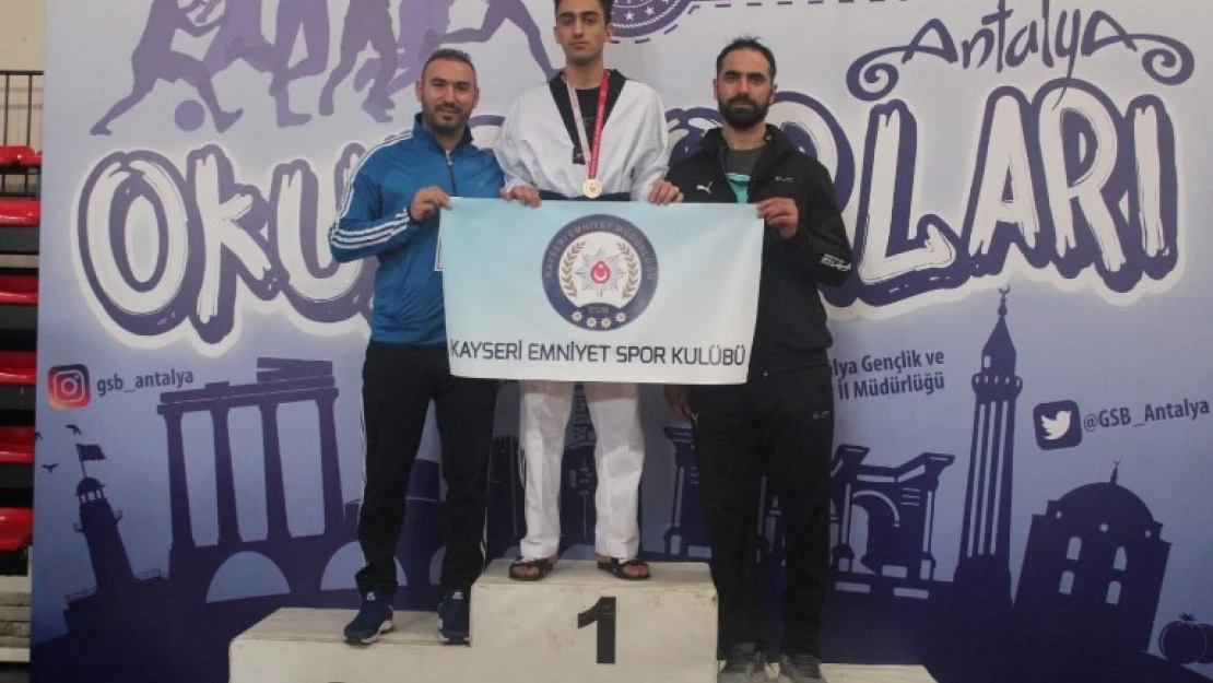 İki altın madalya