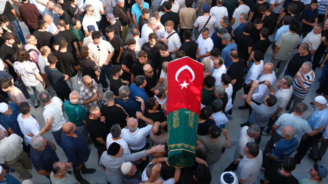Oğluna Son Namazı Baba Kıldırdı