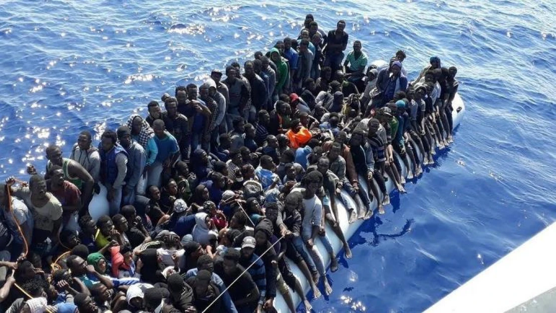 İngiltere düzensiz göçmenleri 28 gün içinde sınır dışı etmeyi planlıyor