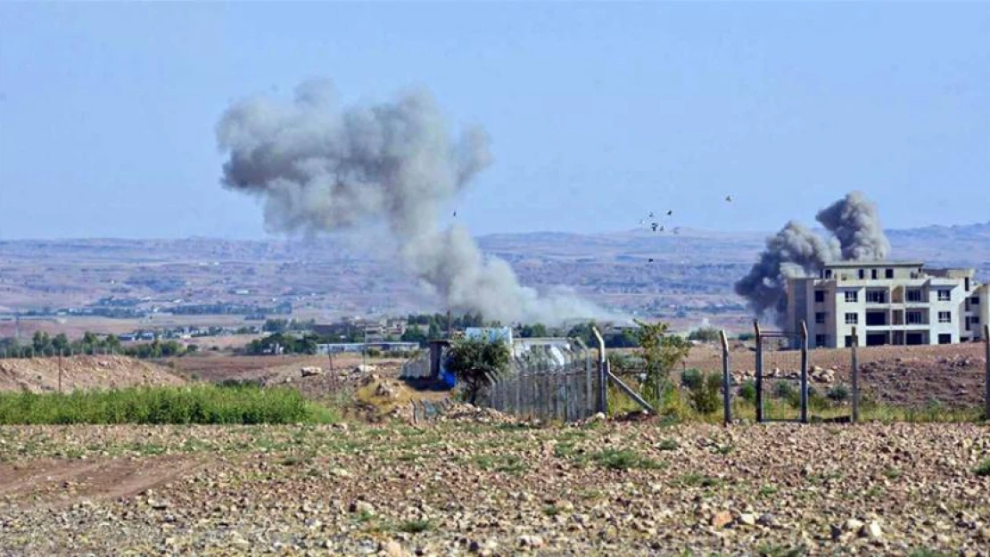 İran, Irak'ın kuzeyindeki Kürt muhalif grupları vurdu