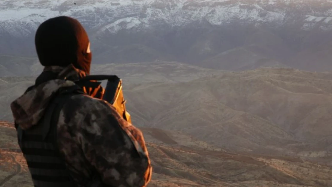 İran sınırından Türkiye'ye sızan biri İranlı 2 terörist etkisiz hale getirildi