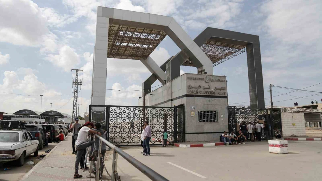 İsrail, Mısır üzerinden Gazze Şeridi'ne insani yardımlara izin verdi