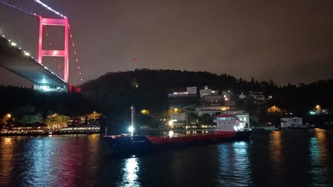 İstanbul Boğazı gemi trafiğine kapatıldı