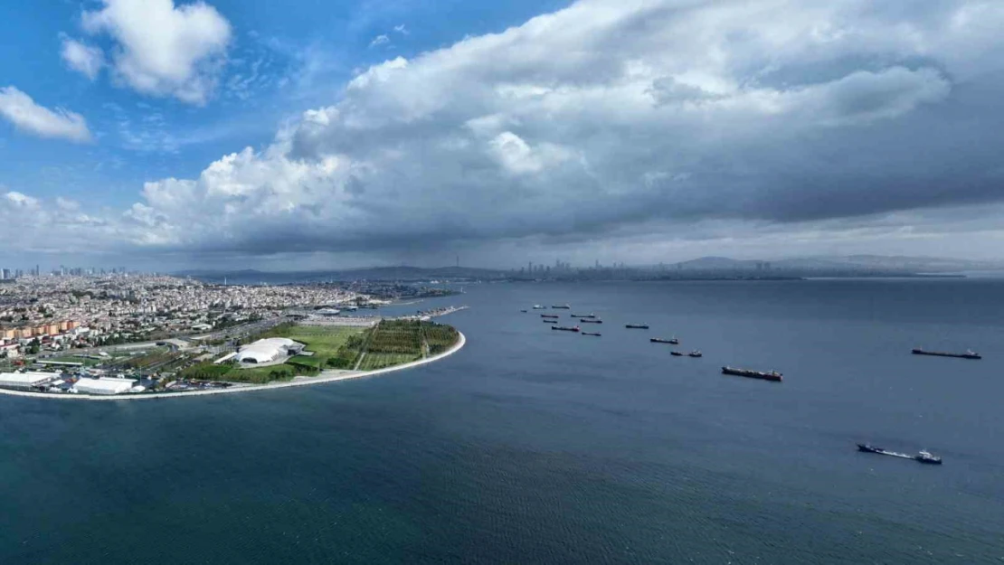 İstanbul'da yağmur bulutları dron ile görüntülendi