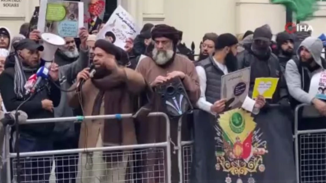 İsveç'te Kur'an-ı Kerim yakılması Londra'da protesto edildi