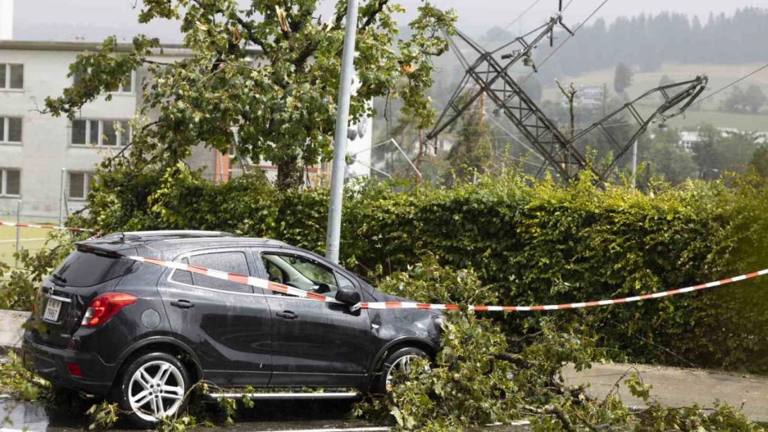 İsviçre'yi fırtına vurdu: 1 ölü, 15 yaralı