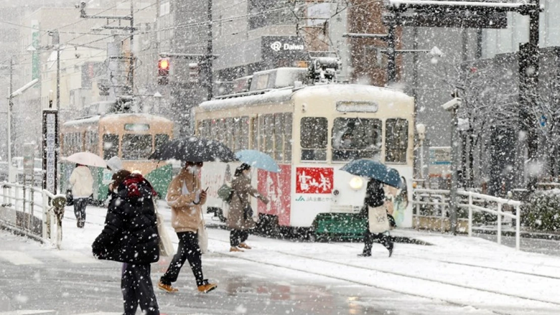 Japonya'da yoğun kar yağışı