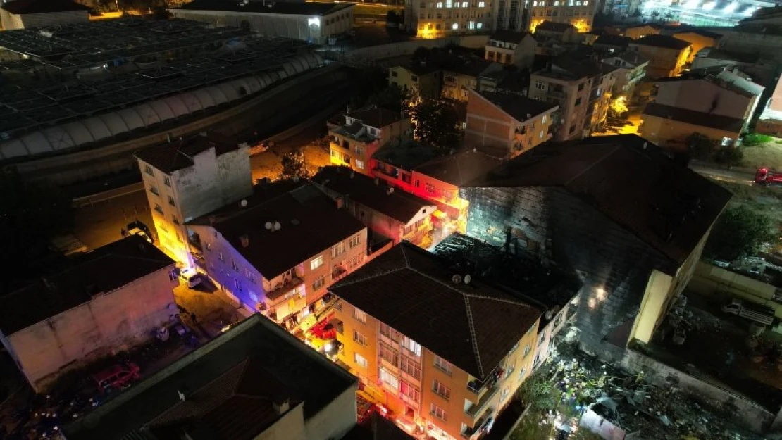 Kadıköy'de 3 katlı binada patlama