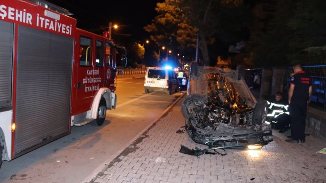Kaldırımda kimsenin olmaması faciayı önledi