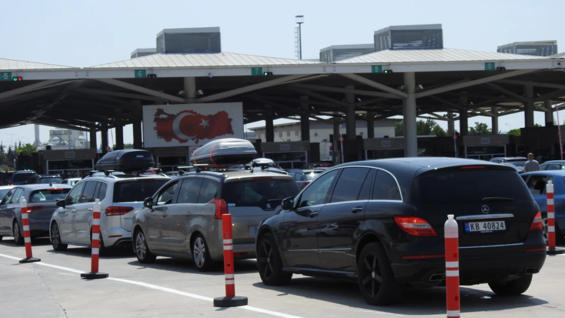 Kapıkule'de gurbetçi yoğunluğu