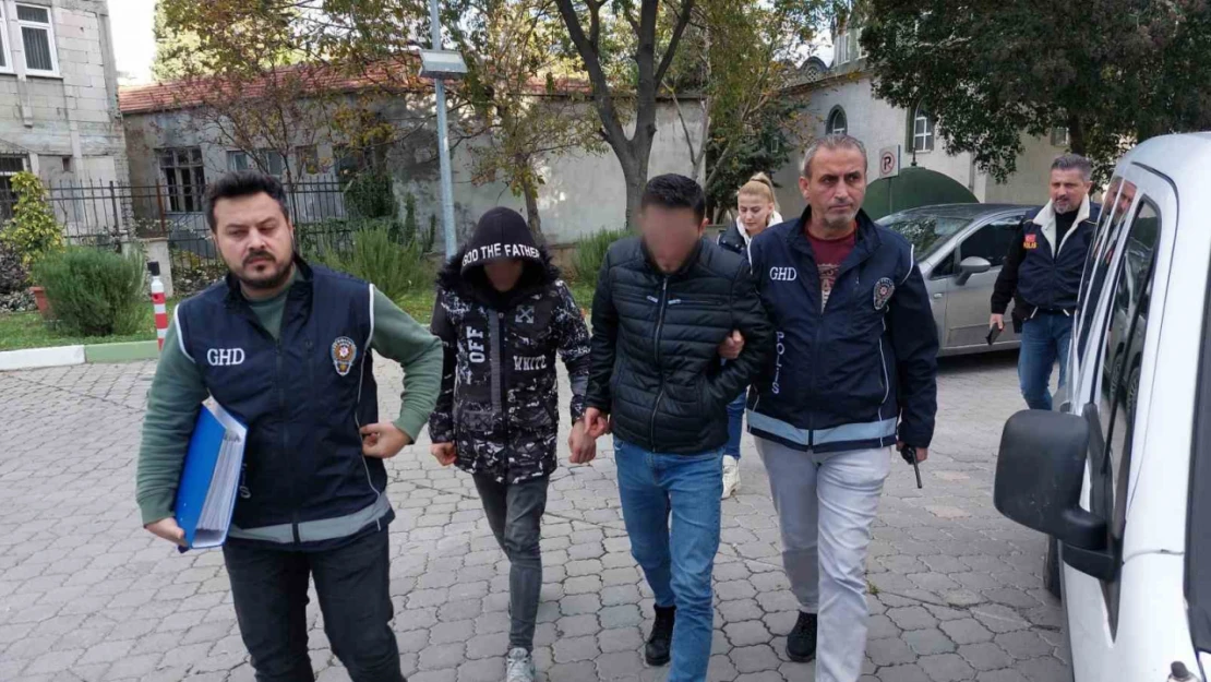 Göçmen kaçakçılığına eş zamanlı operasyon: 1'i Afgan uyruklu 3 gözaltı