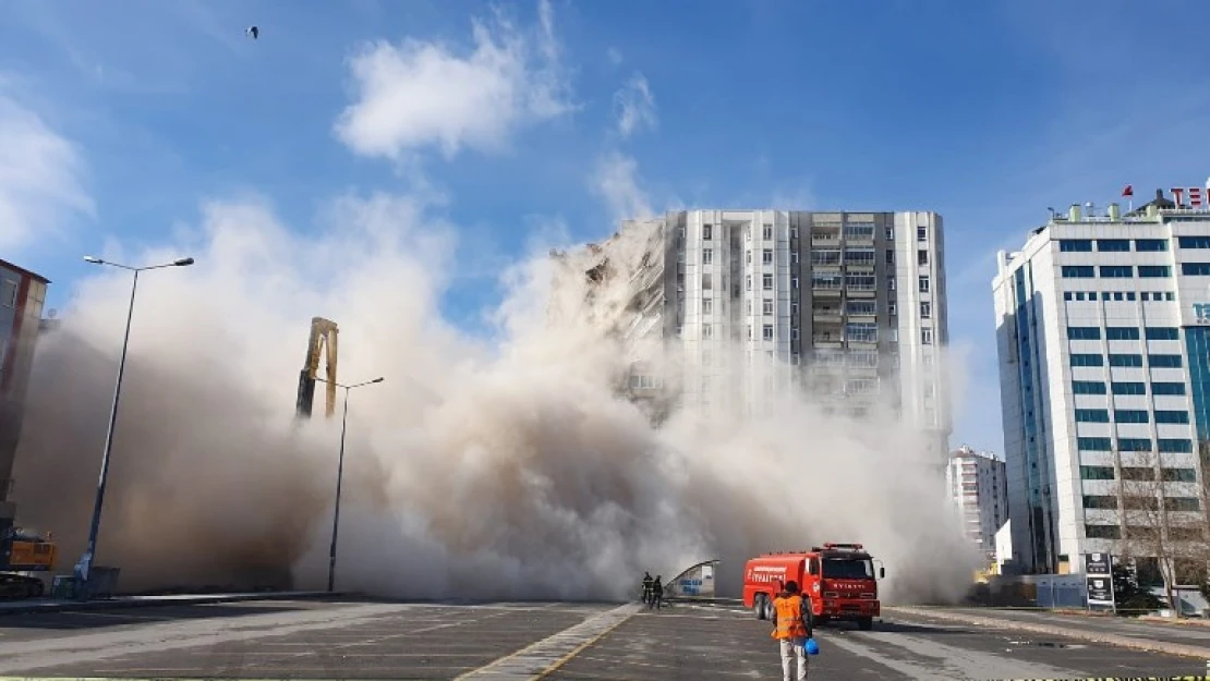 Kayseri'de 584 ağır hasarlı bina var
