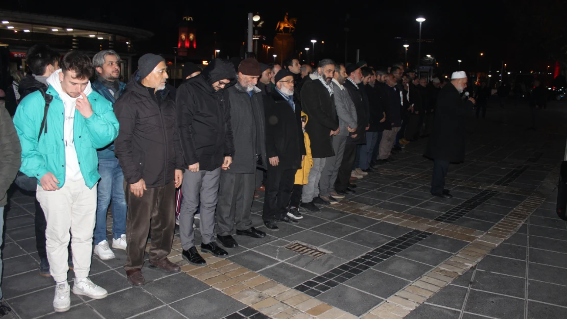 Kayseri'de İsrail tarafından öldürülen binlerce Filistinli için gıyabi cenaze namazı kılındı