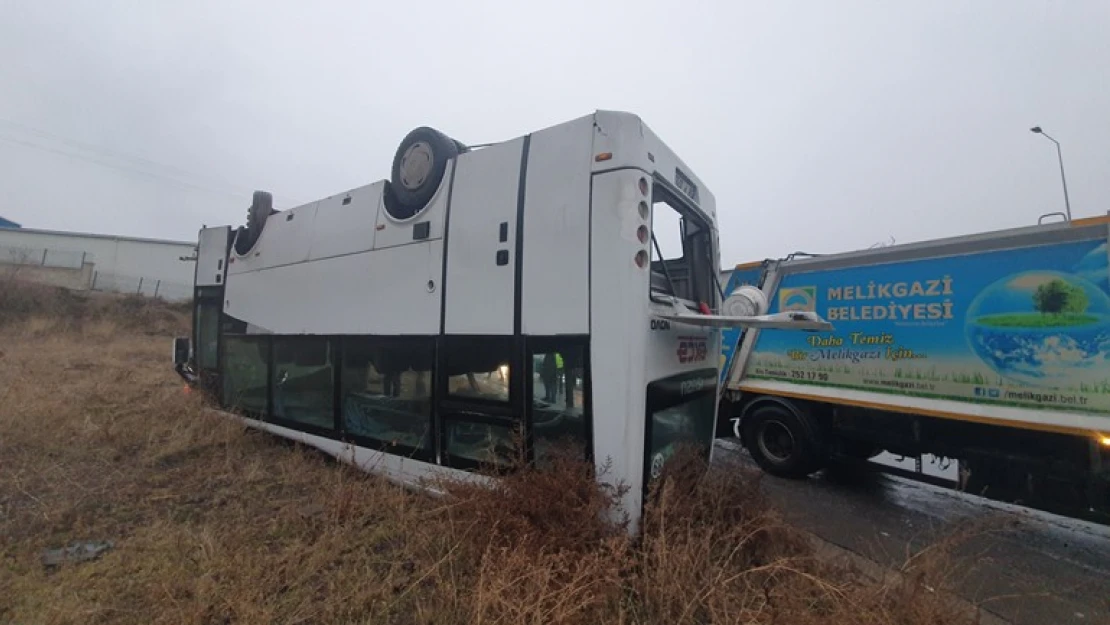 Yoldan çıkan işçi servisi takla attı: 1'i ağır 22 yaralı