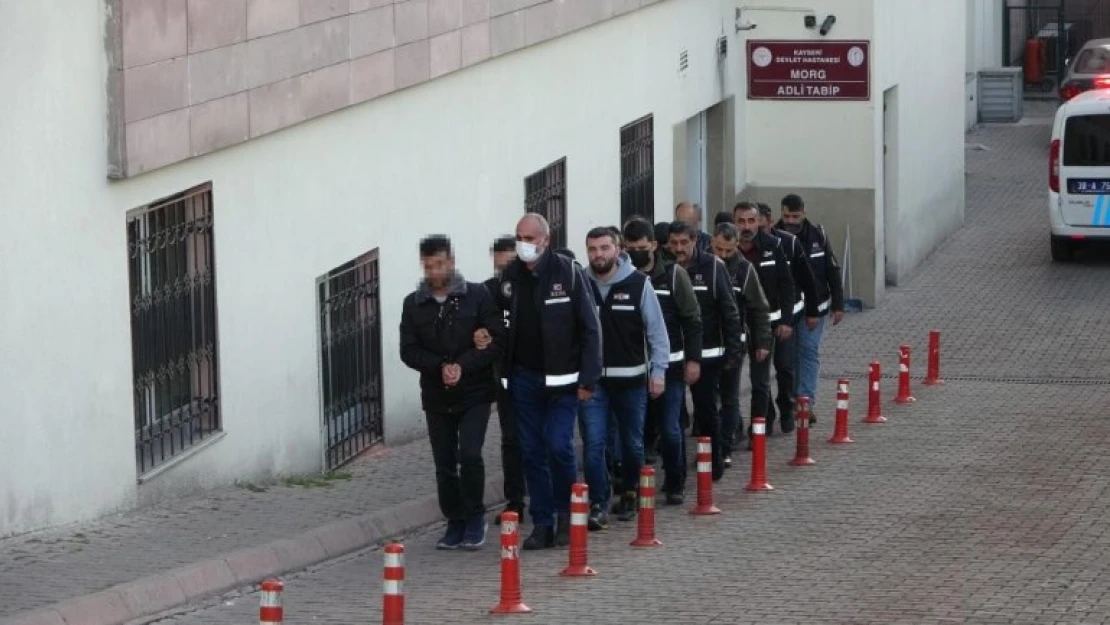 Kayseri merkezli 2 ildeki kaçakçılık operasyonunda 5 tutuklama