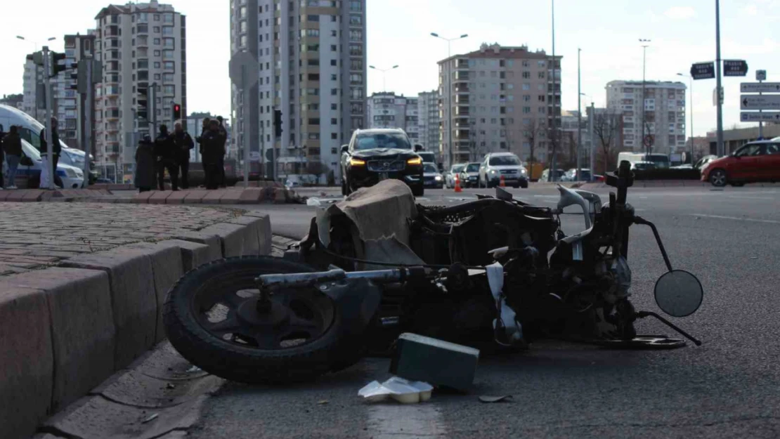 Kayserispor Başkanı Çamlı'nın karıştığı kazada ağır yaralanan mobilet sürücüsü hayatını kaybetti