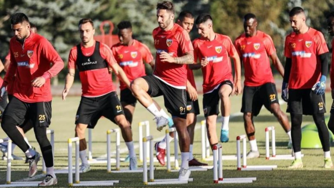 Kayserispor'da 31 futbolcunun lisansı çıktı