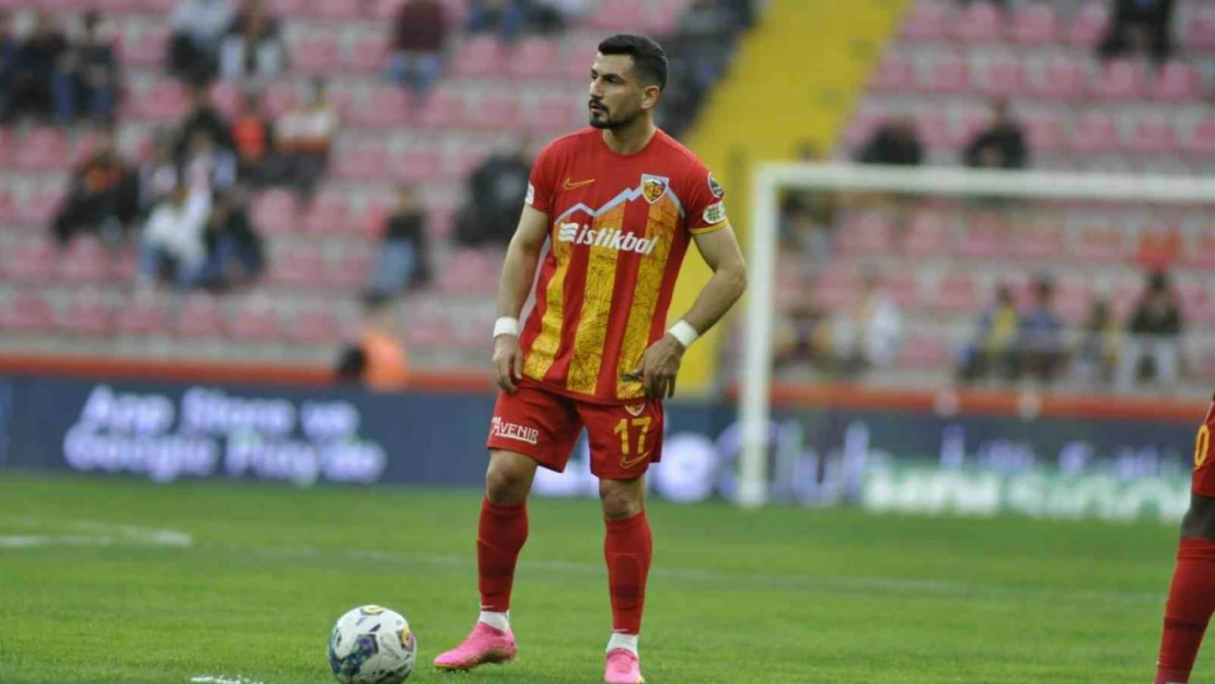 Kayserispor'da Emrah Başsan ayrıldı