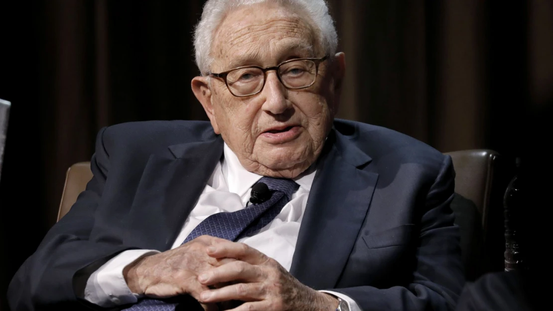 Kissinger: Çatışmanın eşiğine gelen ABD ile Çin'in uçurumdan geri adım atması lazım