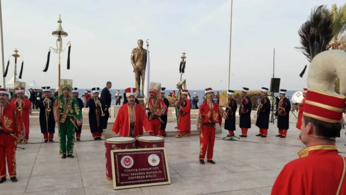 KKTC'ye barış çıkarmasının 50. yılında gövde gösterisi