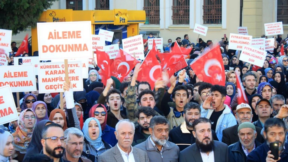 Konya'da LGBT'ye karşı aile yürüyüşü