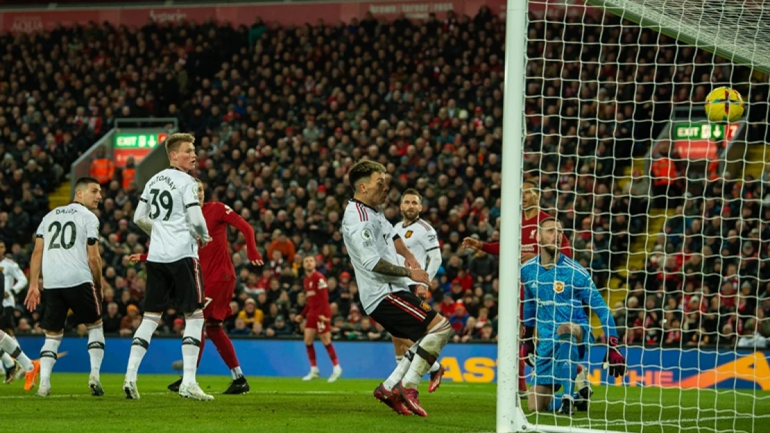 Liverpool, Manchester United'a gol oldu yağdı