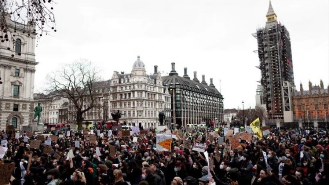 Londra'da hayat pahalılığı protesto edildi