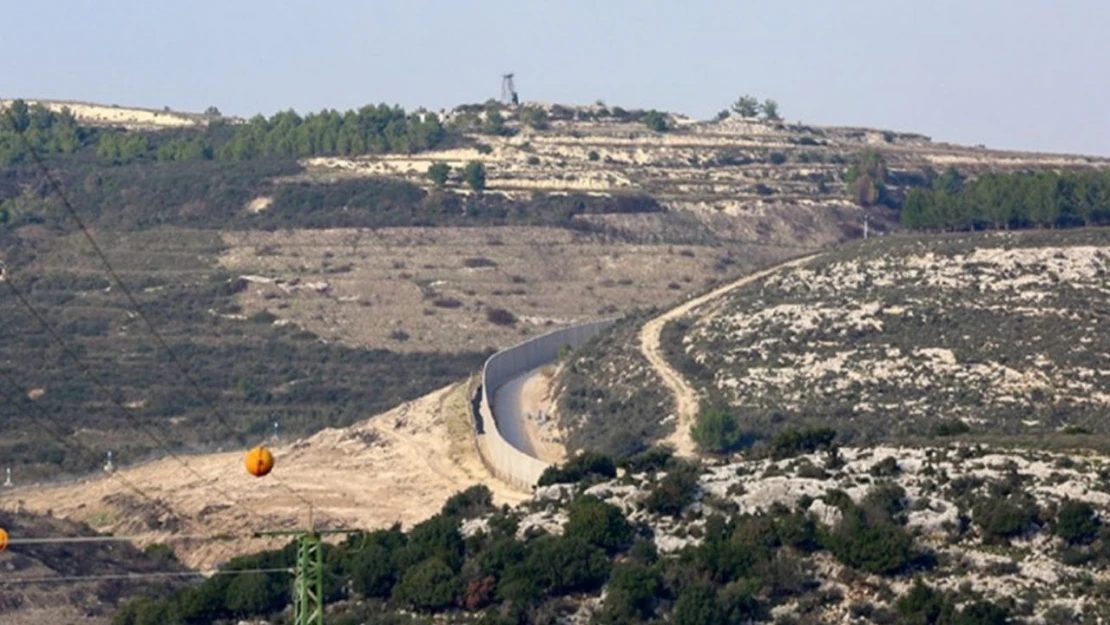 Lübnan ordusunun İsrail sınırındaki mevzilerinden çekildiği iddia edildi