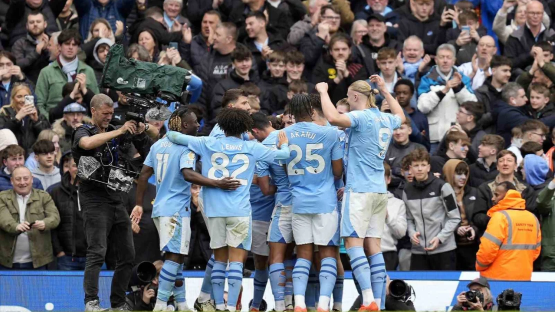 Manchester City evinde Luton Town'u 5 golle geçti