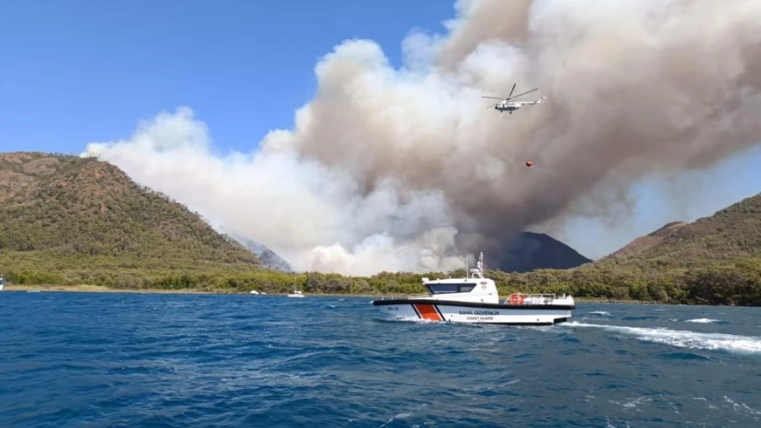 Marmaris yangınına müdahale devam ediyor